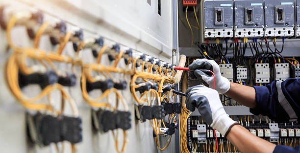 Professional Electrician technician working in Belle Plaine, KS